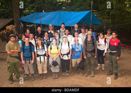 Indonesia Sulawesi operazione Lambusango Wallacea riserva forestale La Pago camp 6° modulo college group Foto Stock