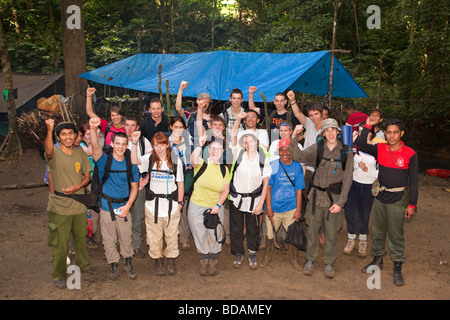 Indonesia Sulawesi operazione Lambusango Wallacea riserva forestale La Pago camp 6° modulo college group Foto Stock