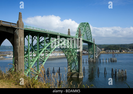 Pacific autostrada costiera 101 Ponte a Yaquina Bay Oregon Foto Stock