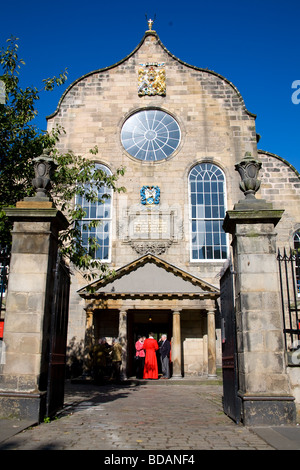Il telefono KIRK o' il Canongate a Edimburgo, Scozia. Luogo di ritrovo per il 2011 royal wedding di Zara Phillips e Mike Tindall. Foto Stock