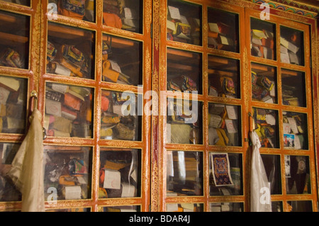 Gli interni di un monastero, Monastero Likir, Ladakh, Jammu e Kashmir India Foto Stock