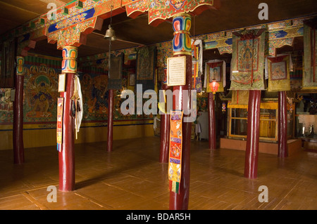 Gli interni di un monastero, Monastero Likir, Ladakh, Jammu e Kashmir India Foto Stock