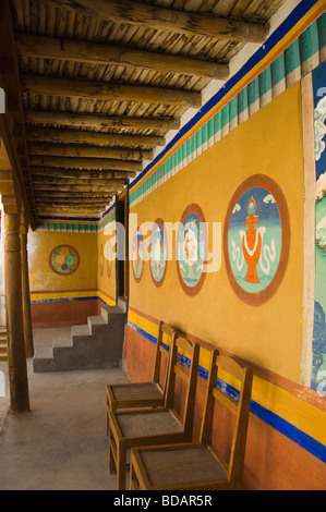 Gli interni di un monastero, Monastero Likir, Ladakh, Jammu e Kashmir India Foto Stock