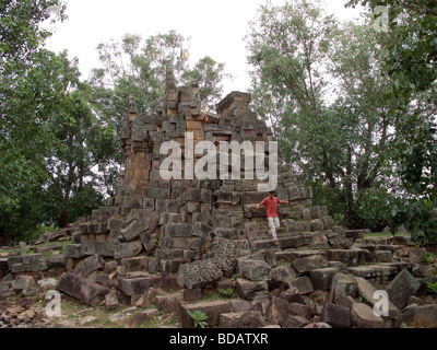 Ek Phnom Angkorian era tempio. Battambang. Cambogia occidentale. Foto Stock