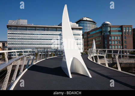 Tradeston ponte sul fiume Clyde, da Tradeston di Broomielaw, centro della città di Glasgow, Scozia, Regno Unito, Gran Bretagna Foto Stock