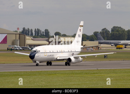 73-1153 United States Air Force Boeing T-43A (B737-200) prendendo il largo al Royal International Air Tattoo RAF Fairford Foto Stock