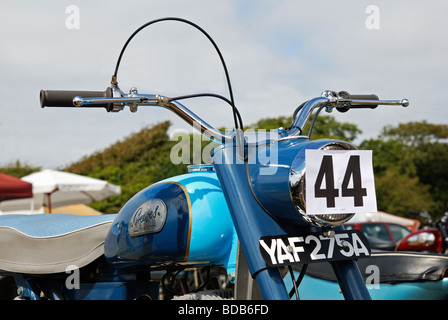 Un vintage greeves ' ' motocicletta in corrispondenza di un rally in cornwall, Regno Unito Foto Stock