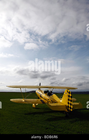 Un Stolpe biplano Starduster a Compton Abbas airfield nel Dorset in Inghilterra Foto Stock