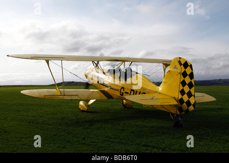 Un Stolpe biplano Starduster a Compton Abbas airfield nel Dorset in Inghilterra Foto Stock