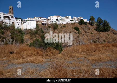 Vista sul villaggio bianco Alora. Malaga. Valle del Sol. Andalusia. Spagna. Europa Foto Stock