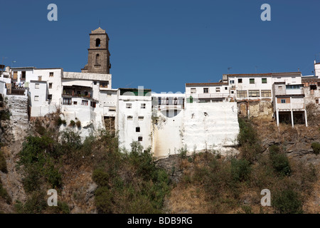 Vista sul villaggio bianco Alora. Malaga. Costa del Sol. Andalusia. Spagna. Europa Foto Stock