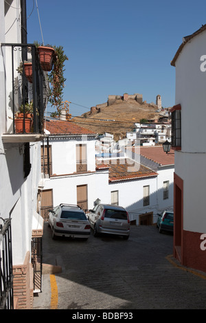 Vista sul villaggio bianco Alora. Malaga. Costa del Sol. Andalusia. Spagna. Europa Foto Stock