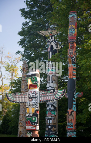 Totem Poles a Stanley Park, Vancouver, British Columbia, Canada Foto Stock