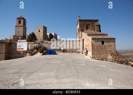 Castillo Arabe e Chiesa. Alora. Malaga. Valle del Sol. Andalusia. Spagna. Europa Foto Stock