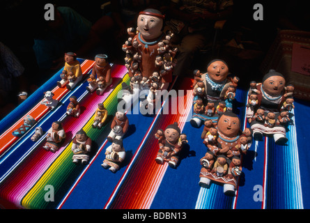 Storyteller bambole in un mercato indiano a Santa Fe, New Mexico Foto Stock