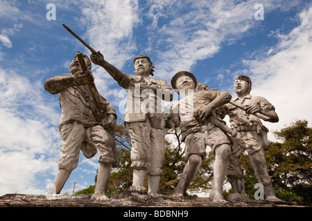 Indonesia Sulawesi Sidereng cimitero musulmano male scolpito memoriale di guerra Foto Stock