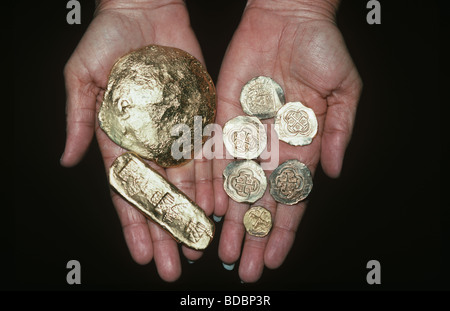 Oro Bar Doubloons recuperato dal naufragio Las Maravillas affondato nel 1658 Bahamas Foto Stock