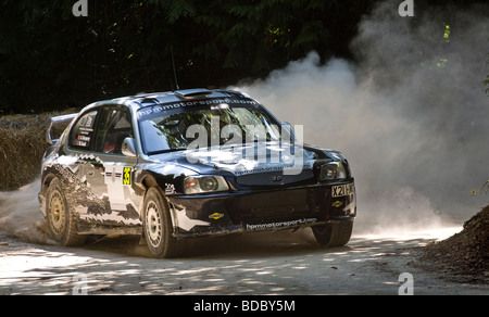 2003 Hyundai Accent WRC Evo 3.5 rally car sullo stadio di foresta a Goodwood Festival della velocità, Sussex, Regno Unito. Driver: Marcus Dodd. Foto Stock