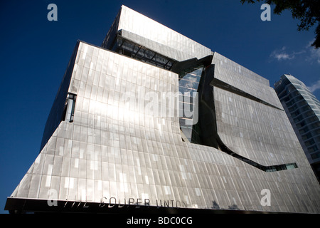 Vista architettonico della Cooper Union edificio progettato da Thom Mayne di Los Angeles ferma Morphosis nella città di New York Foto Stock