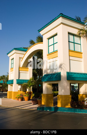 Holiday Inn Cocoa Beach, Florida: ingresso al giardino Foto Stock