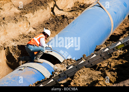 Tubo di acqua essendo prevista al Louis Clark regionale sistema acqua Costruzioni di pipeline sito in Sud Dakota Foto Stock