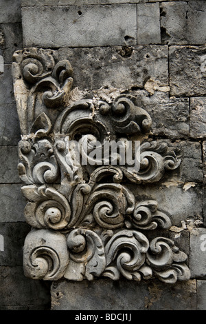 Dettagli architettonici al Tempio di Uluwatu, Bali, Indonesia Foto Stock