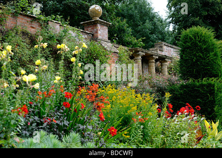 Giardini Mapperton, giacobino e Manor House in Beaminster, Dorset, Regno Unito. Giardini Paesaggistici. Foto Stock