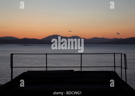 Tramonto sul Firth of Clyde visto da Port Glasgow, Scozia, Regno Unito Foto Stock