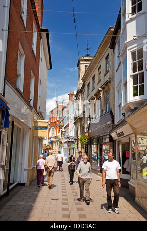 Devizes - piccola strada commerciale a Devizes, Wiltshire, Inghilterra, Regno Unito Foto Stock