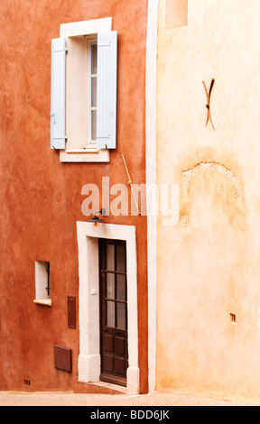 Architettura tradizionale in Roussillon Provence, Francia Foto Stock