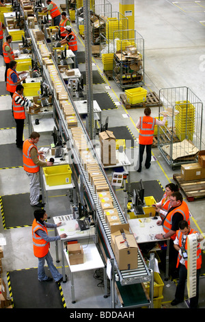 Amazon nel centro di distribuzione, Swansea Foto Stock