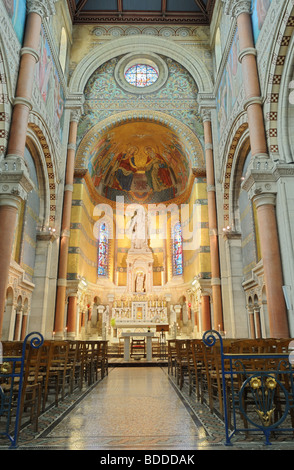 All'interno della cattedrale di Amiens Foto Stock