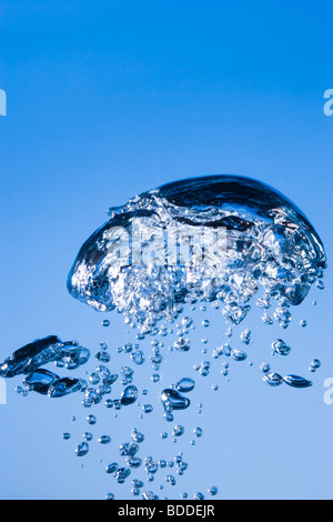 Le bolle sotto l'acqua Foto Stock