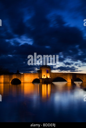 St Ives ponte con un cielo al crepuscolo e di notte le luminarie Foto Stock