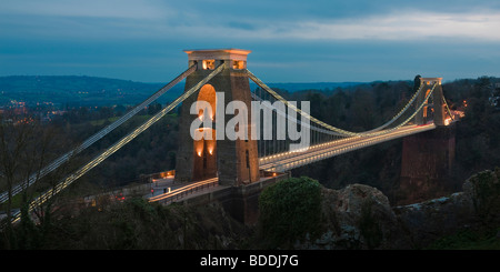 Il ponte sospeso di Clifton Clifton Bristol Avon Inghilterra al crepuscolo Foto Stock