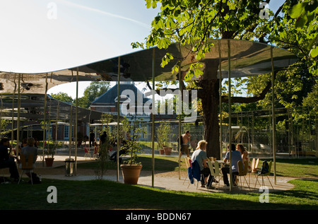 Serpentine Gallery Pavilion 2009 in Kensington Gardens Londra Inghilterra REGNO UNITO Foto Stock