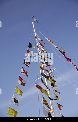 Regata pennone blue sky pennant, banner symbolbanderole bannerol burgee colori emblema ensign gonfalone, jack standard pennon Foto Stock