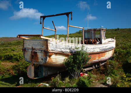 Vecchia barca da pesca a terra sul Gugh S.Agnese Isole Scilly Foto Stock