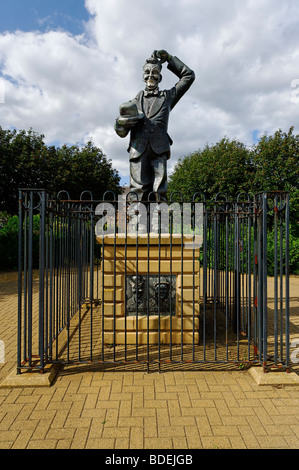 Stan Laurel memorial statua in un parco pubblico di North Shields, Tyneside Foto Stock