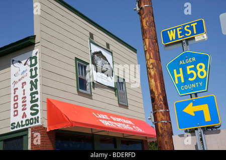 Michigan Upper Peninsula, U.P., UP, Grand Marais, H58, Lake Superior Brewing Company, ristorante ristoranti cibo mangiare fuori caffè bistrot, Great Foto Stock