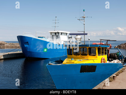 Finlandese di pesca i pescherecci con reti da traino a harbor , Riutunkari Oulunsalo Bothnian Bay , Finlandia Foto Stock