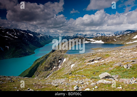 Bessegen Ridge Trail: Lago Gjende e lago Bessvatnet Foto Stock