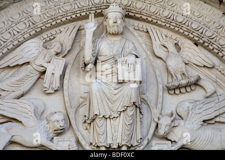 Scultura all'Église St-Trophime, un ex cattedrale di Arles in Provenza, Francia Foto Stock