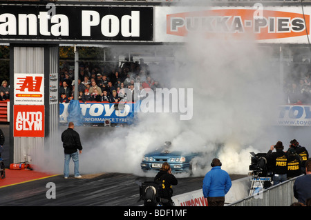 Ture masterizzare a Santa Pod Foto Stock