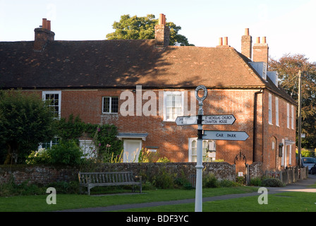 Xix secolo romanziere inglese Jane Austen's home dal 1809 fino al 1817. Visse qui con la madre e la sorella Cassandra... Foto Stock