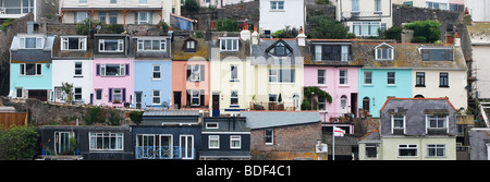 Terrazza colorata del dipinto luminosamente cottage brixham numero 2747 Foto Stock