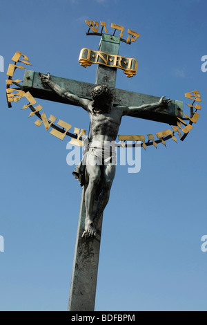 Crocifisso, il Ponte di Carlo a Praga Central Bohemia Repubblica Ceca, Europa orientale Foto Stock