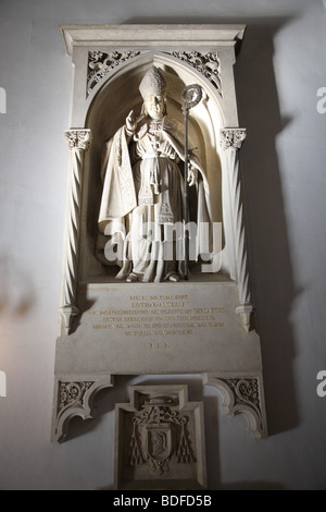 Una lapide commemorativa nella chiesa Frauenkirche, Lothar Anselm primo arcivescovo di Muenich Freising Foto Stock