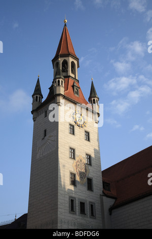 Altes Rathaus (il Municipio Vecchio), Marienplatz principale zona commerciale pedonale, Monaco di Baviera, Germania Foto Stock