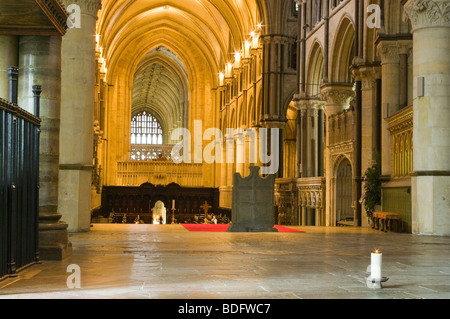 Trinità Cappella guardando verso il Cudiero Cattedrale di Canterbury Kent England Foto Stock